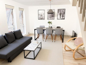 Entire 2 Bedroom House 7m to New Barnet Station